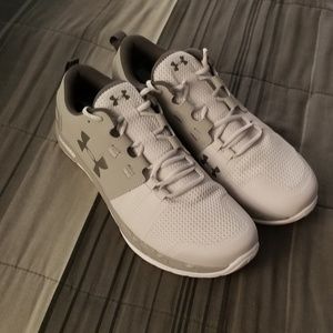 Under Armour Charged Escape